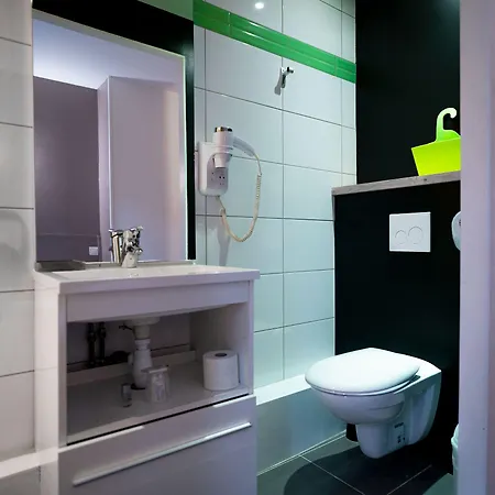 Alive De Quebec Hotel 3*