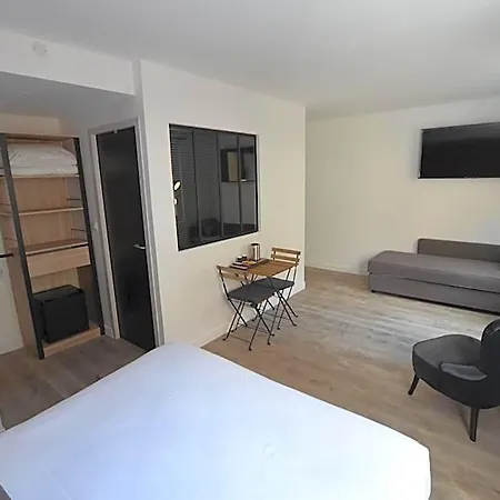 酒店 De Quebec 3*
