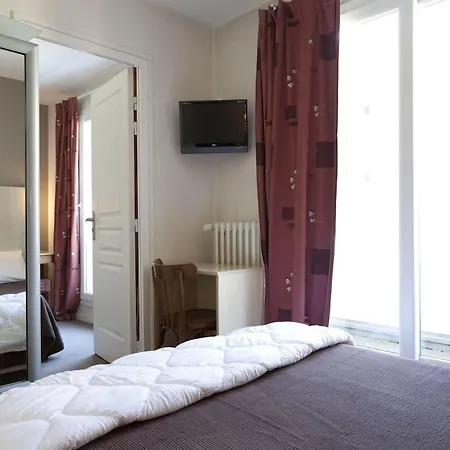Hotel De Quebec 3*